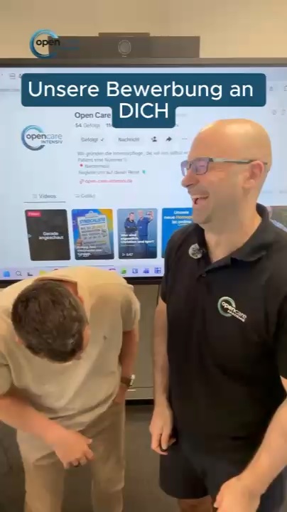 Christian und Igor lachen im Büro — Video-Preview